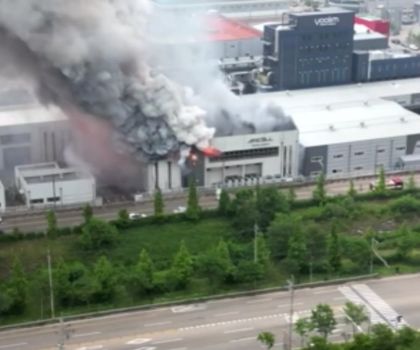 電池工廠突發(fā)火災(zāi)，已發(fā)現(xiàn)20多具遺體！該樓存放著3萬多個(gè)鋰電池成品，尹錫悅下令：全力搜救