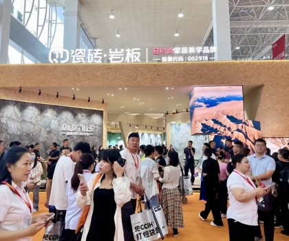 打破想象！這哪是瓷磚展位，分明是“奢學(xué)啟蒙地”