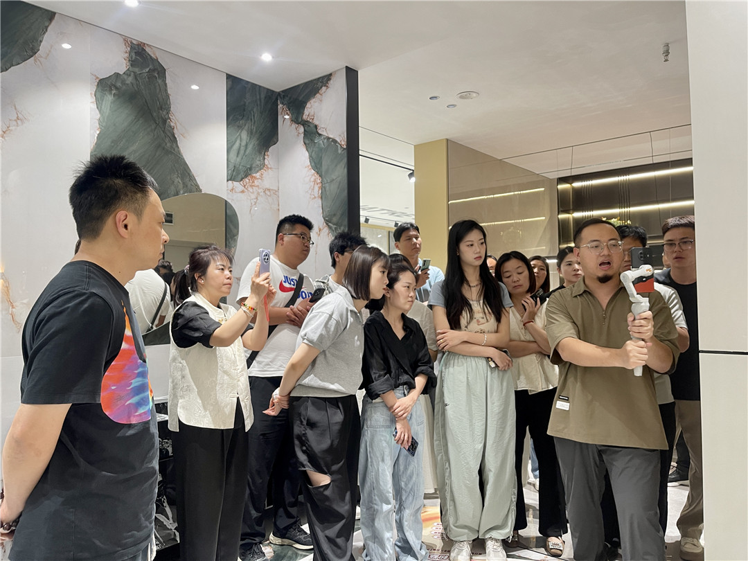 1716430102206985.jpg 05.jpg