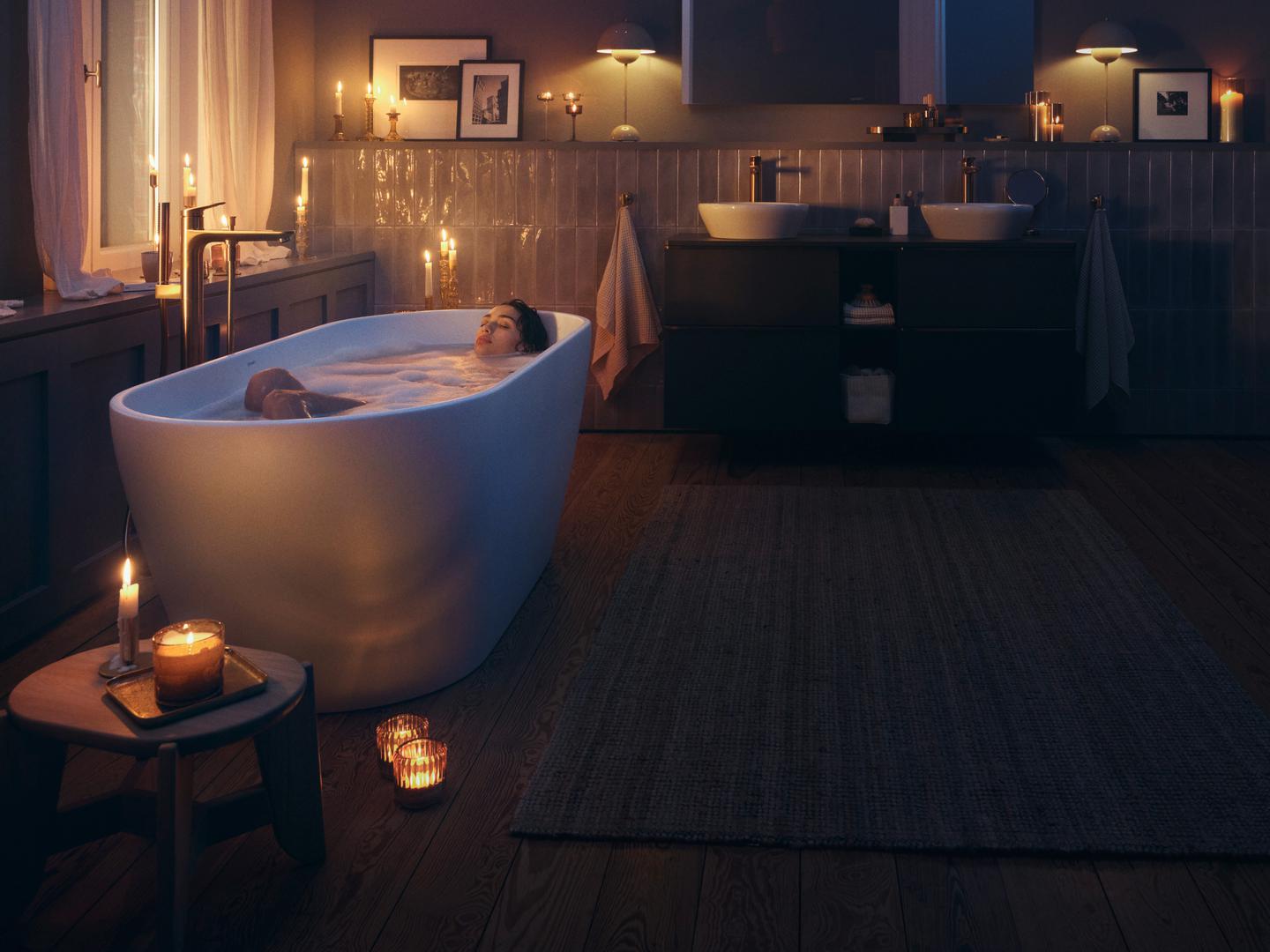 01 以沉浸式泡澡享受悠長冬日時(shí)光 體驗(yàn)冬日衛(wèi)浴美學(xué).jpg 01 以沉浸式泡澡享受悠長冬日時(shí)光 體驗(yàn)冬日衛(wèi)浴美學(xué).jpg